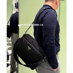 프라다 26SS 리나일론 사파이노 가죽 숄더백 블랙 2VH203