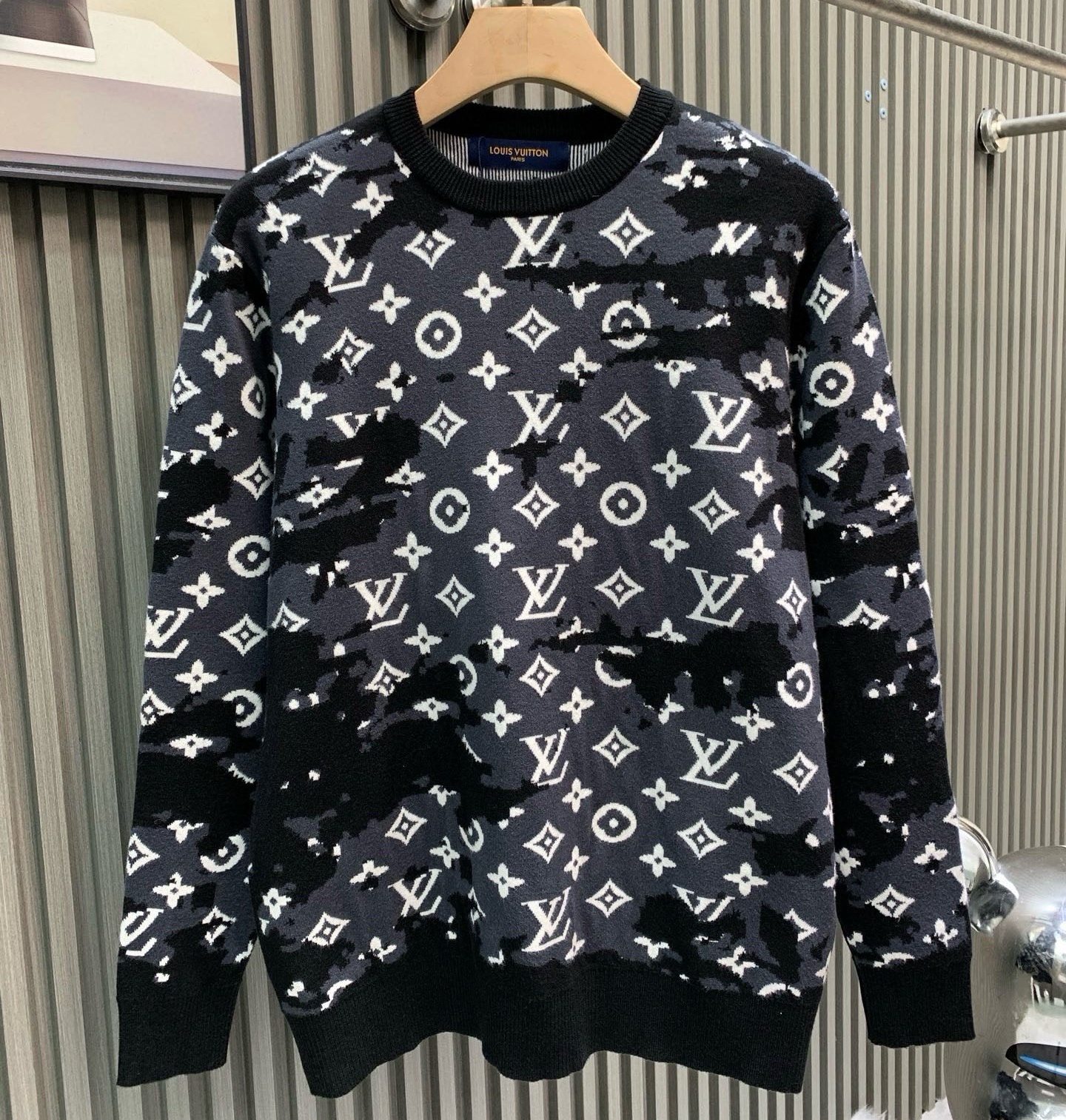 [홍콩명품.LOUIS VUITTON] 루이비통 2026 남성용 니트 풀오버 LV3767 PD 홍콩명품의류,구매대행,온라인명품