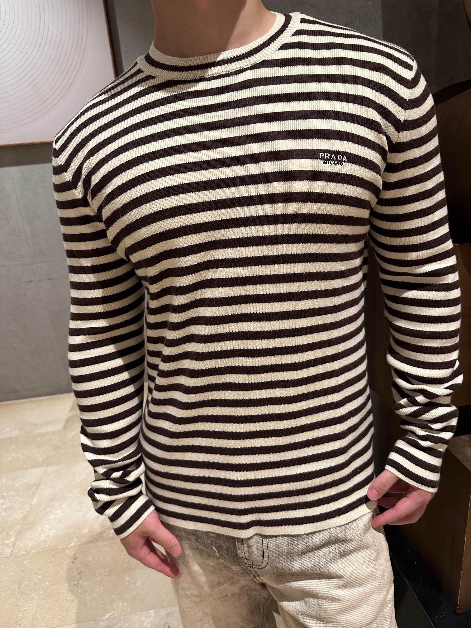 [홍콩명품.PRADA] 프라다 2026 남성용 니트 풀오버 PD2194 PD 홍콩명품의류,구매대행,온라인명품