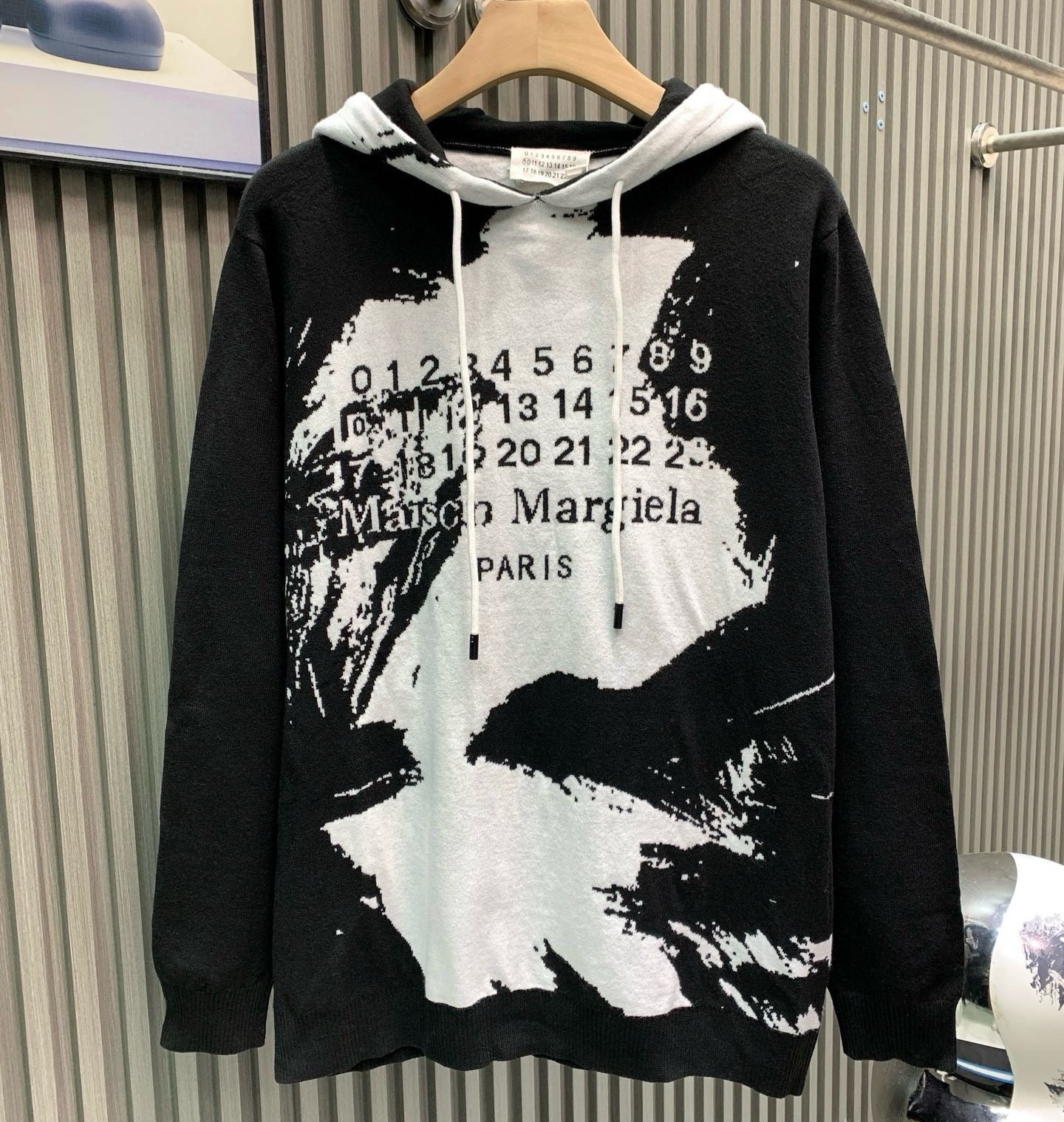 [홍콩명품.MAISON MARGIELA] 메종마르지엘라 2026 남성용 니트 풀오버 MM1097 HD 홍콩명품의류,구매대행,온라인명품