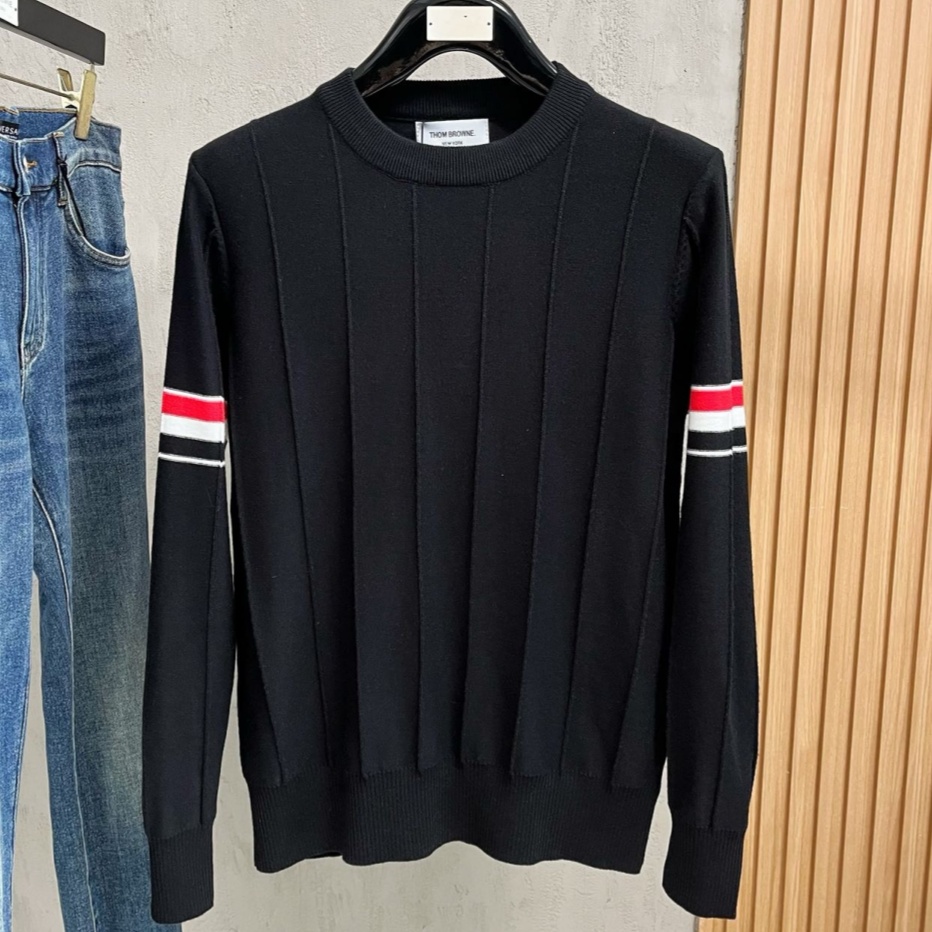 [홍콩명품.THOM BROWNE ] 톰 브라운 2026 남성용 니트풀오버 TB1565 PD 홍콩명품의류,구매대행,온라인명품