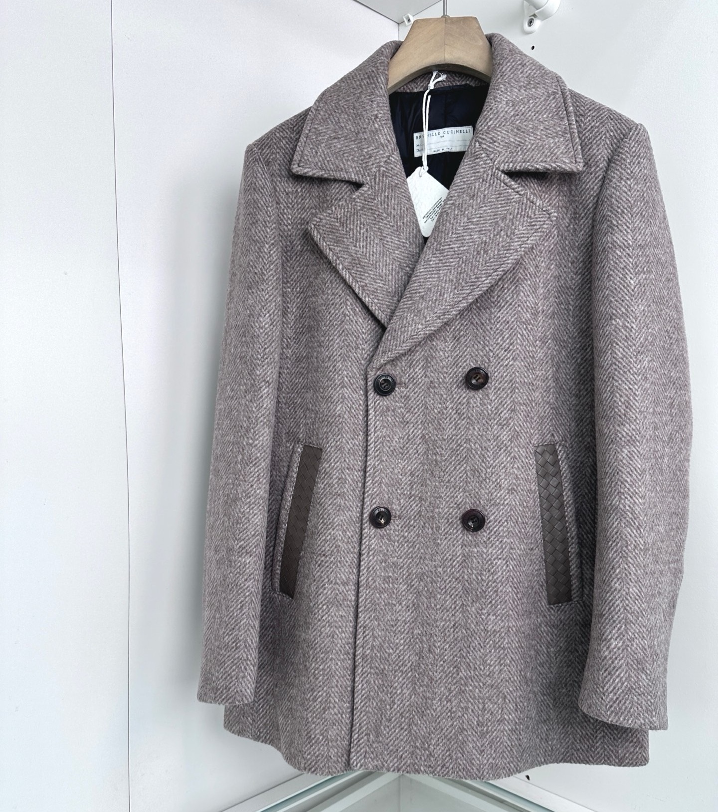 [홍콩명품.BRUNELLO CUCINELLI]브루넬로 쿠치넬리 2026 남성용 울 다운 코트 BL1847 HD 홍콩명품의류,구매대행,온라인명품